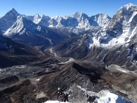 Ascensions du Lobuche et de l’Island Peaks