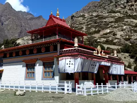 Trek du circuit des Annapurnas avec la vallée de Naar Phu et le lac Tilicho